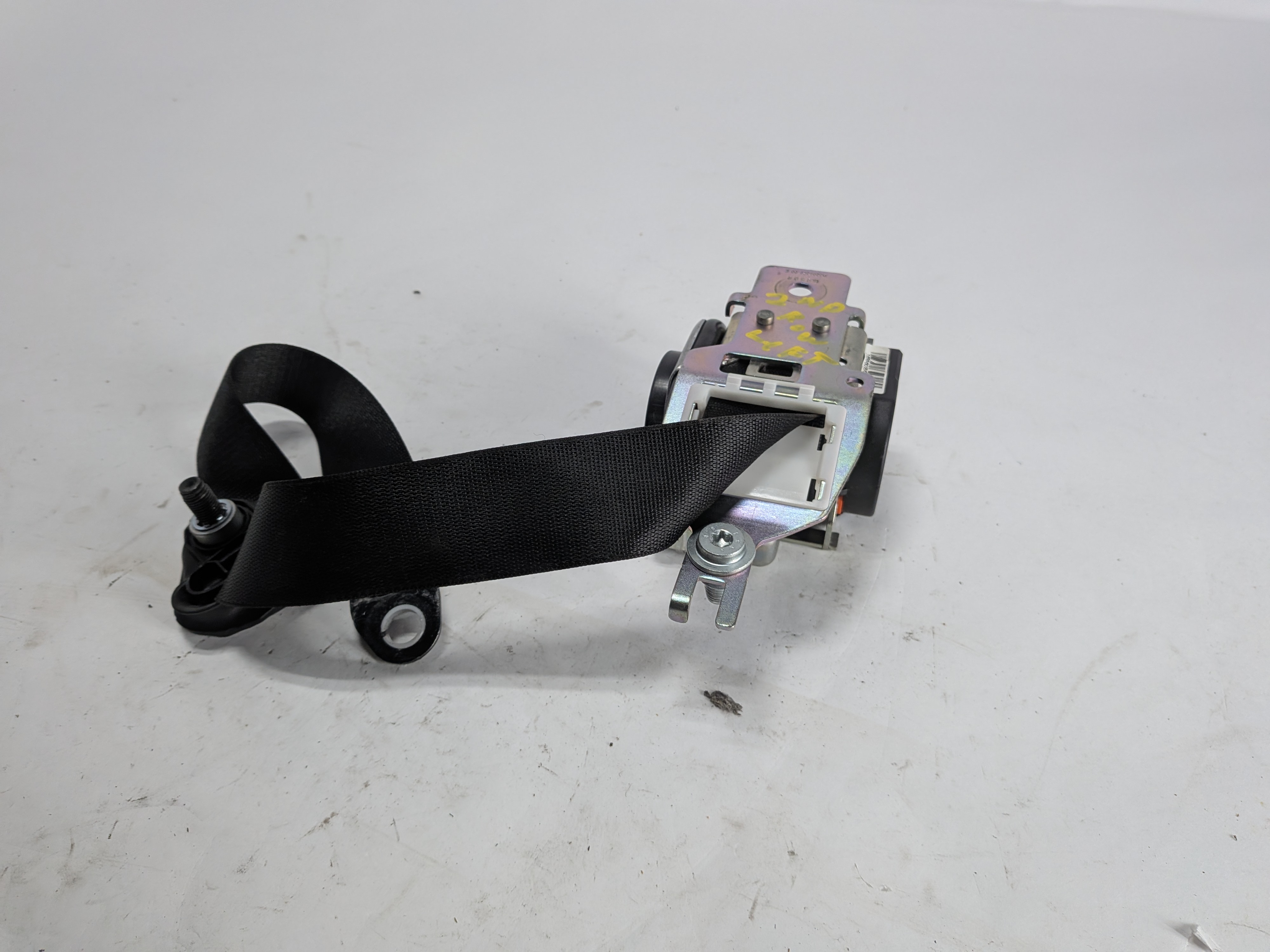 2015 MERCEDES GL550 (X166) REAR LEFT 2ND ROW SEAT SEATBELT RETRACTOR (Black) — exact item pictured