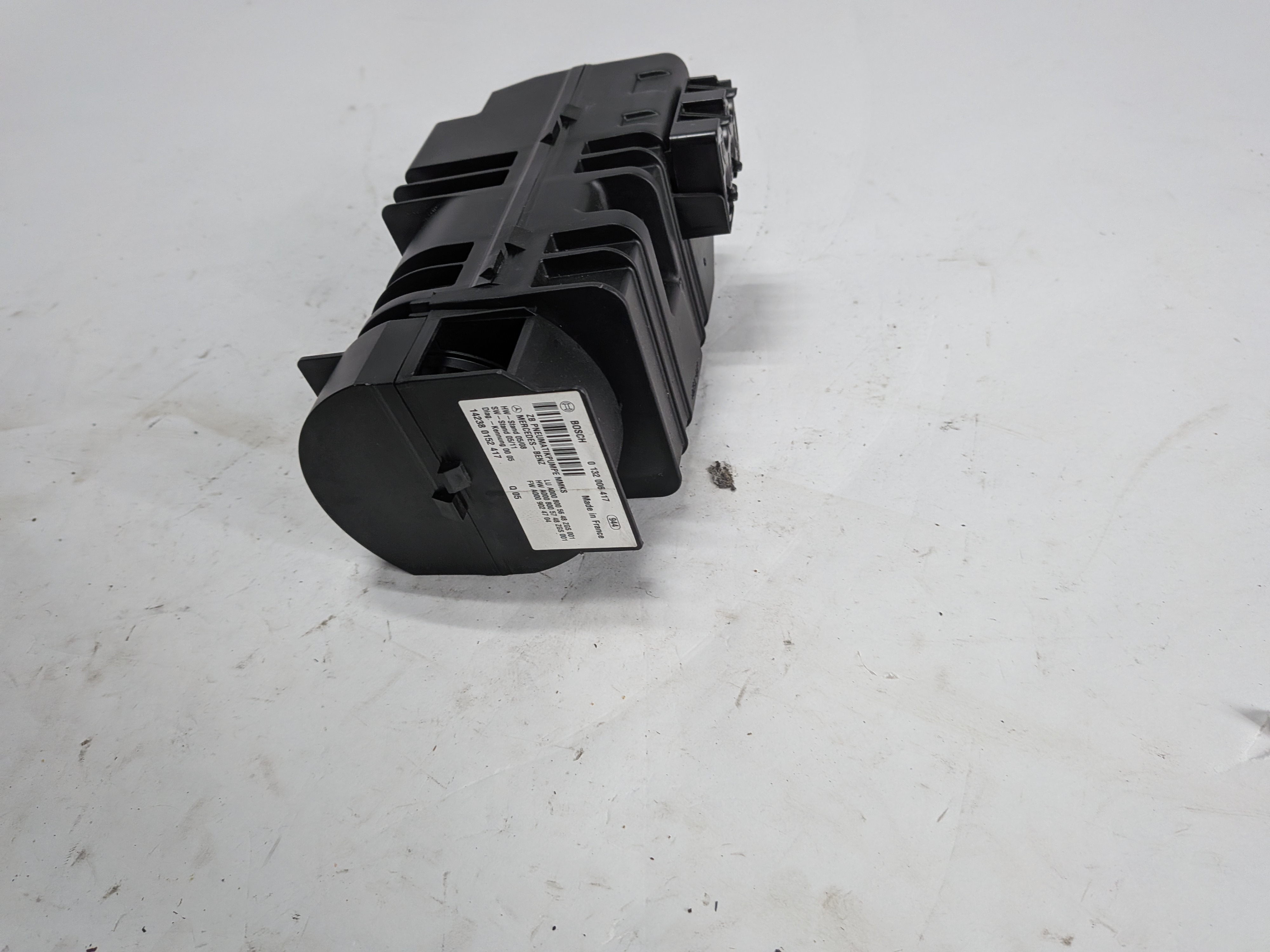 2015 MERCEDES GL550 (X166) DYNAMIC MULTICONTOUR SEAT AIR PNEUMATIC VACUUM PUMP — exact item pictured