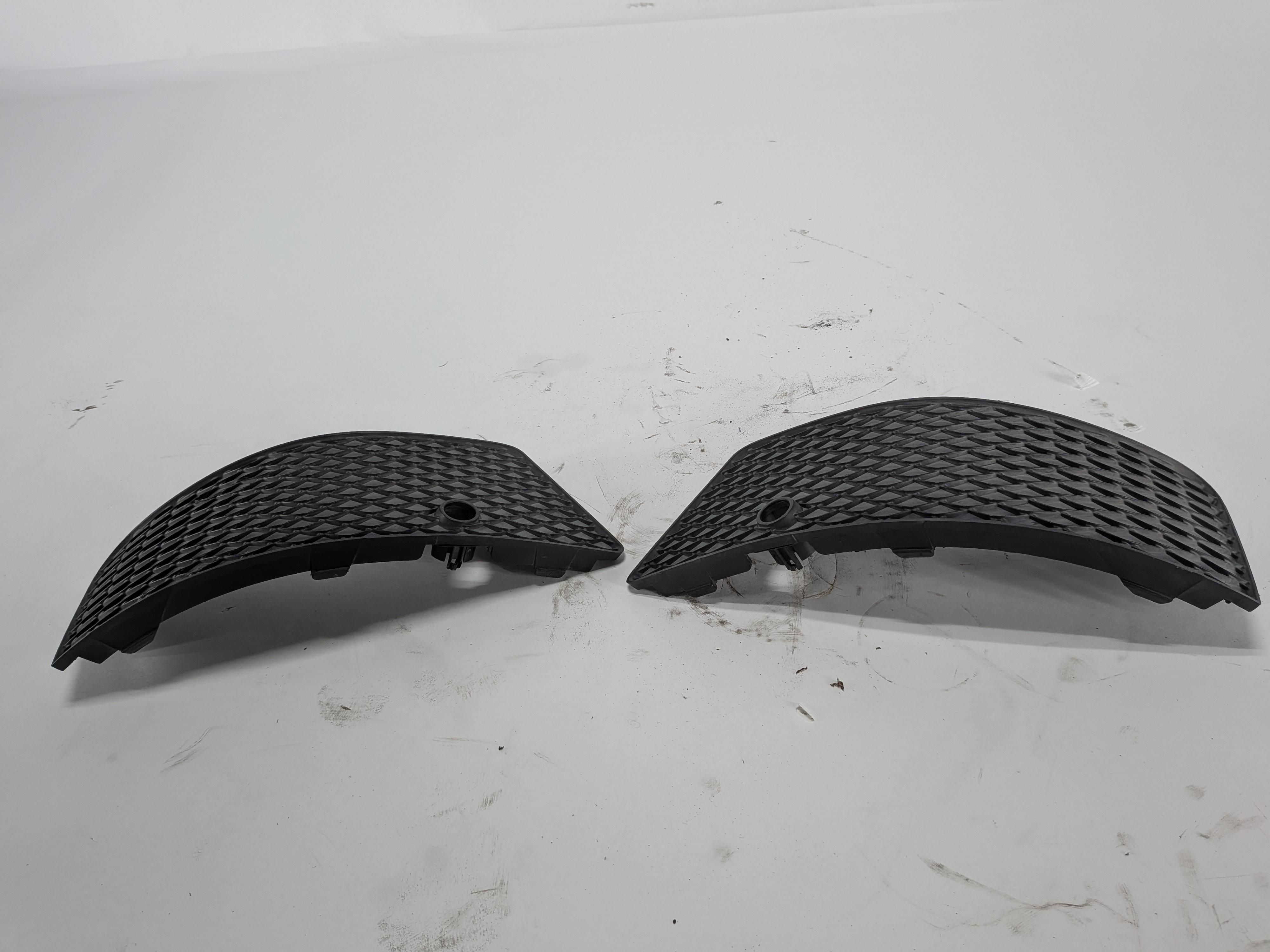 2015 MERCEDES GL550 X166 REAR BUMPER GRILLE LEFT/RIGHT SET/2 w/PDC HOLES (Black) — exact item pictured
