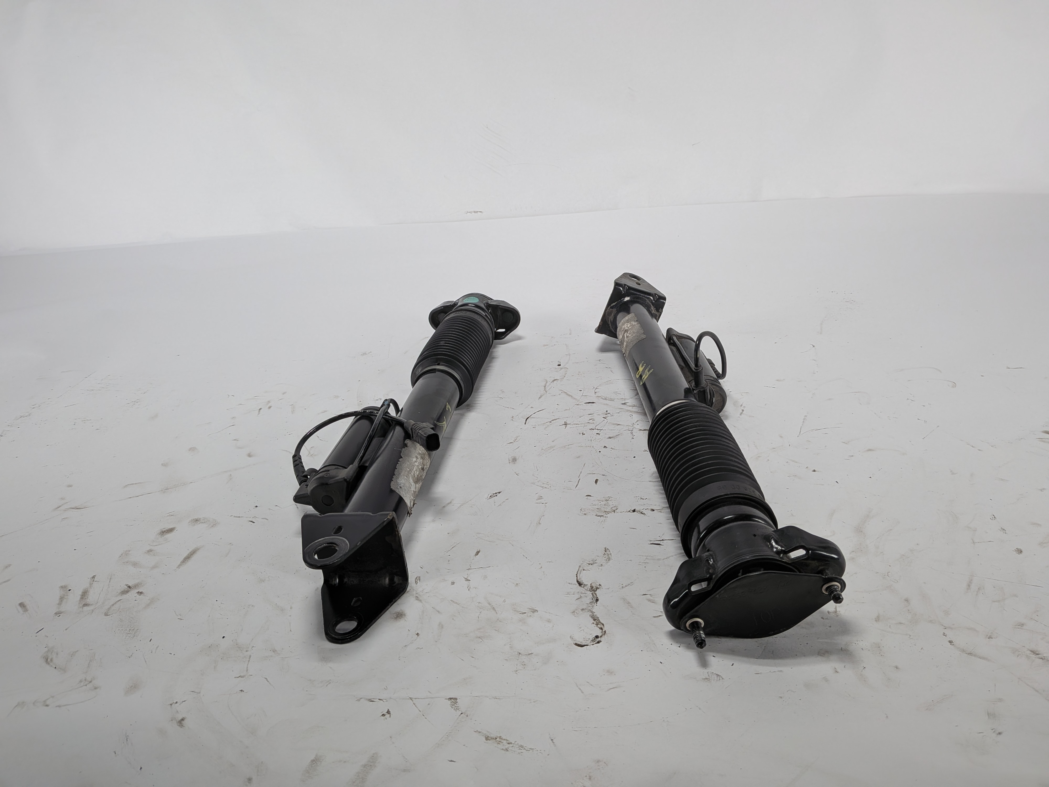 12-16 GL450 GL550 ML350 ML550 W166 X166 REAR LEFT & RIGHT ADAPTIVE SHOCK SET/2 — exact item pictured