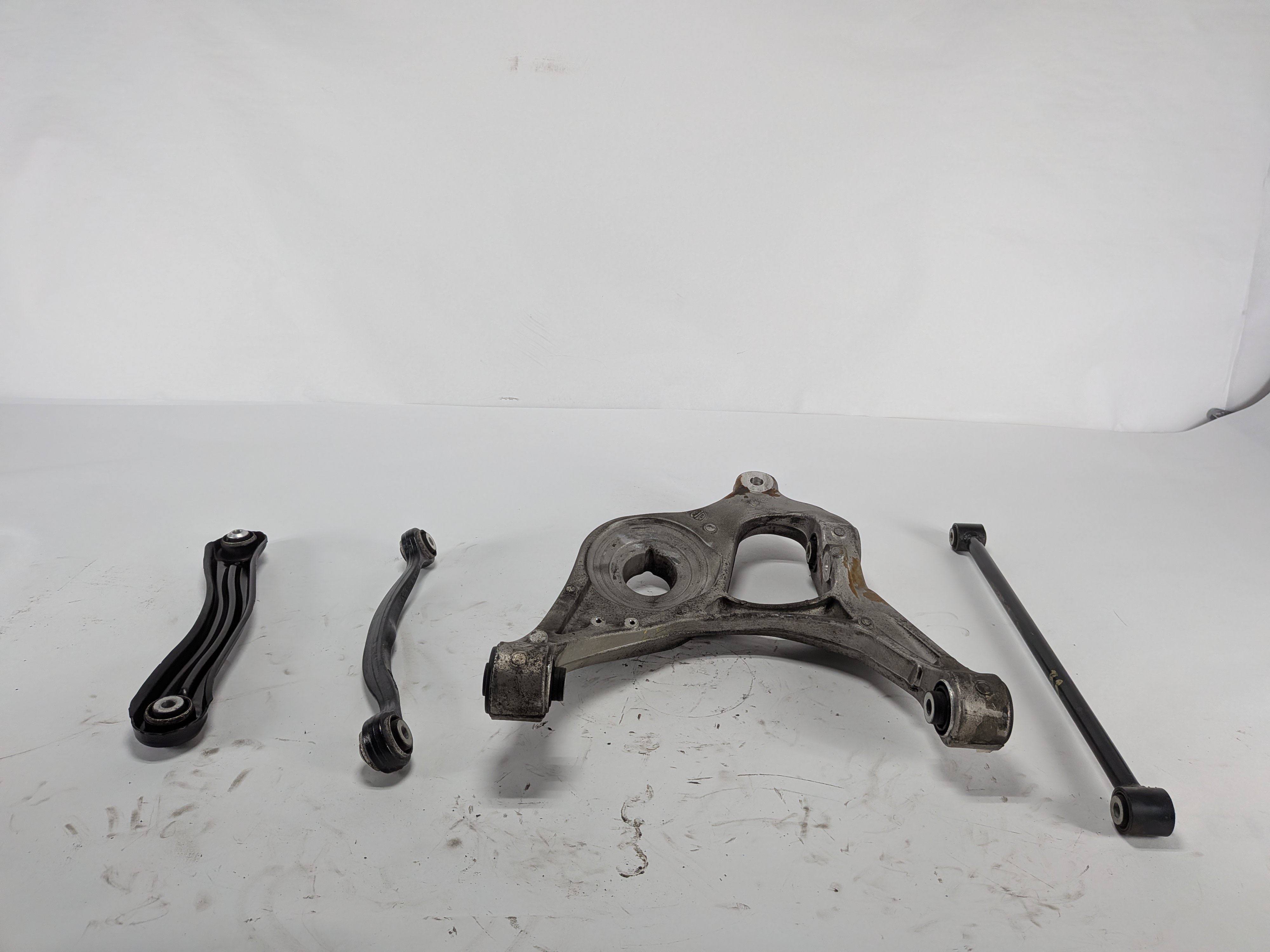 12-19 MERCEDES GL350 GL450 GL550 ML350 (W166 X166) RIGHT REAR CONTROL ARM SET — exact item pictured