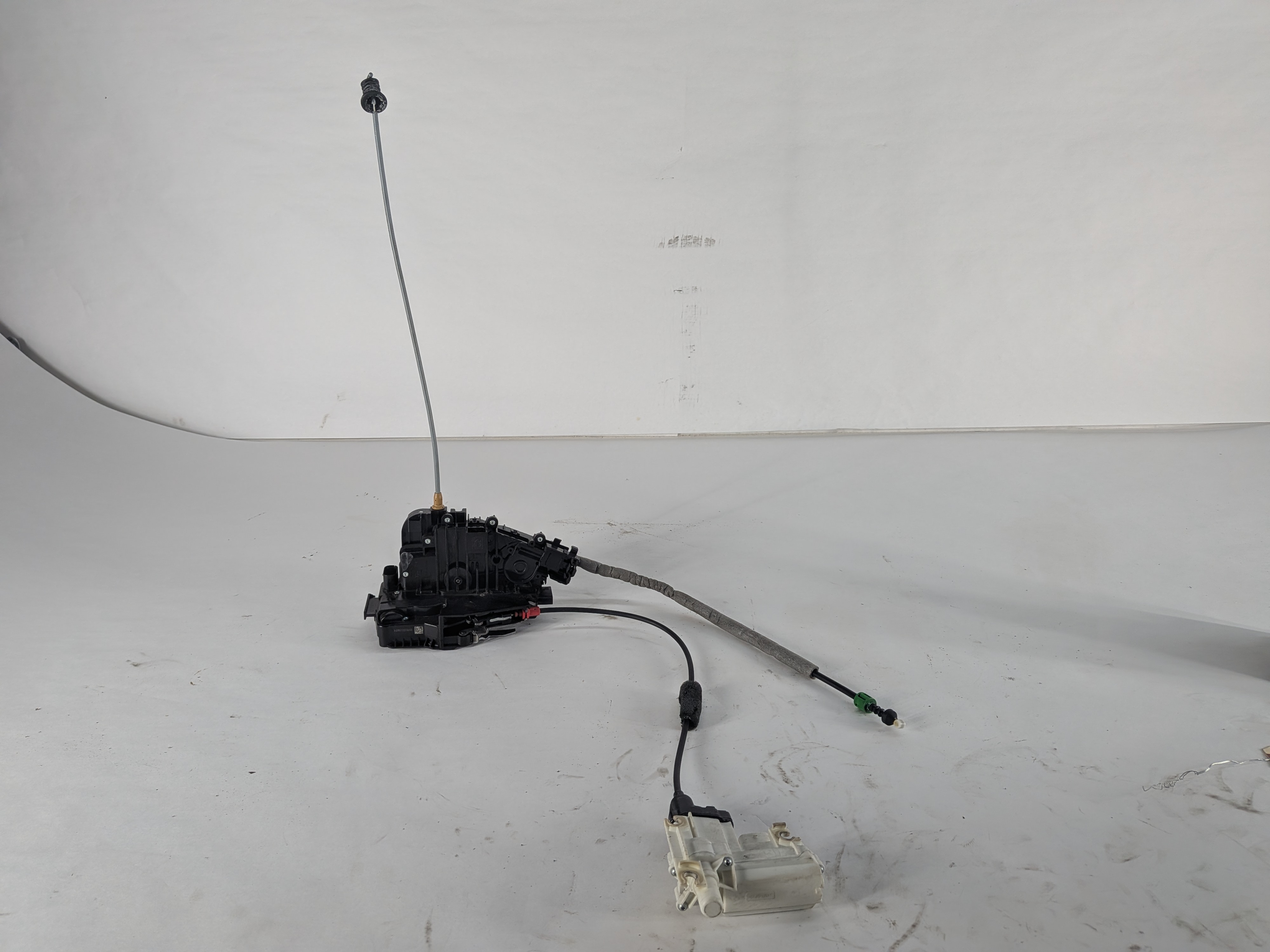 13-20 MERCEDES GL GLE GLS S FRONT RIGHT PASSENGER DOOR LATCH w/ SOFT CLOSE MOTOR — exact item pictured