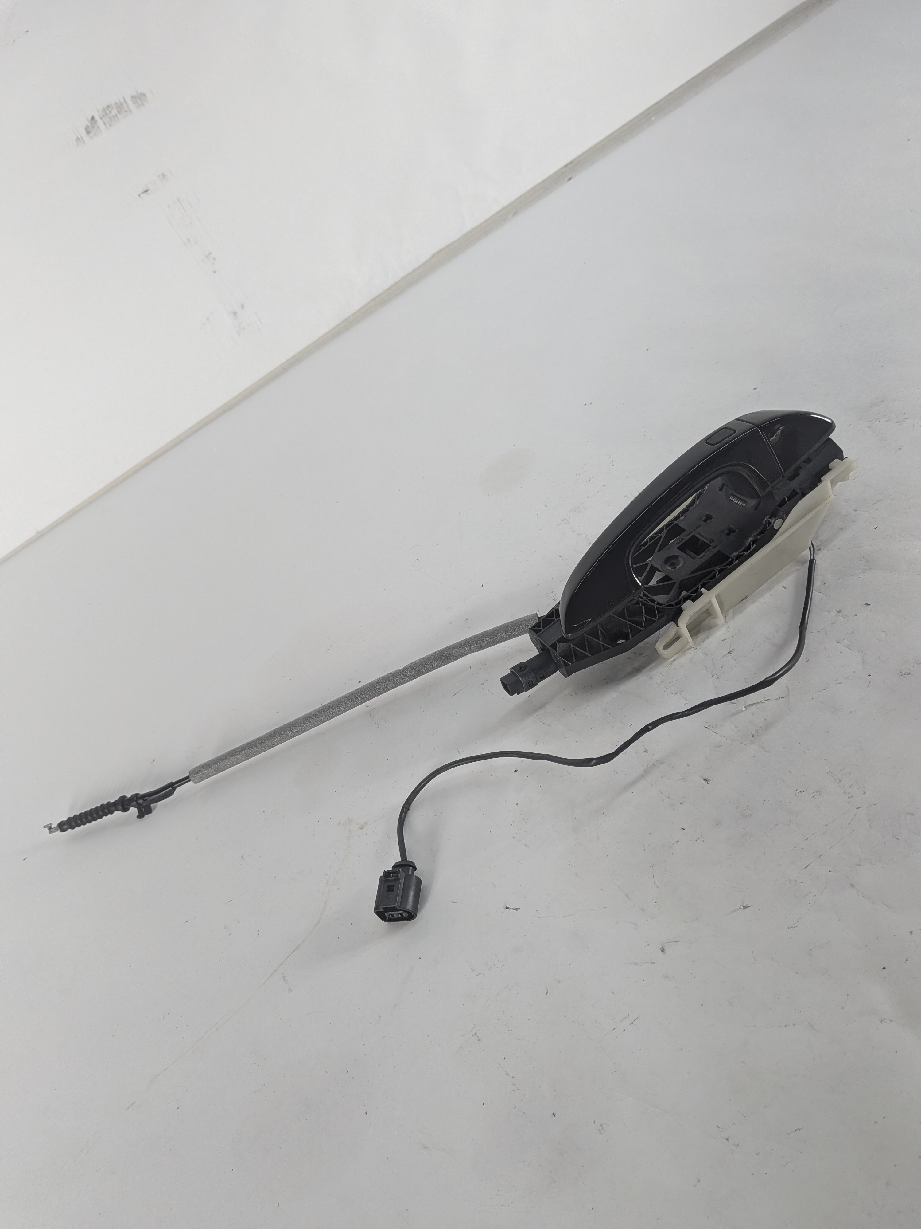 11-18 PORSCHE CAYENNE (958) REAR RIGHT EXTERIOR KEYLESS DOOR HANDLE (Black) — exact item pictured