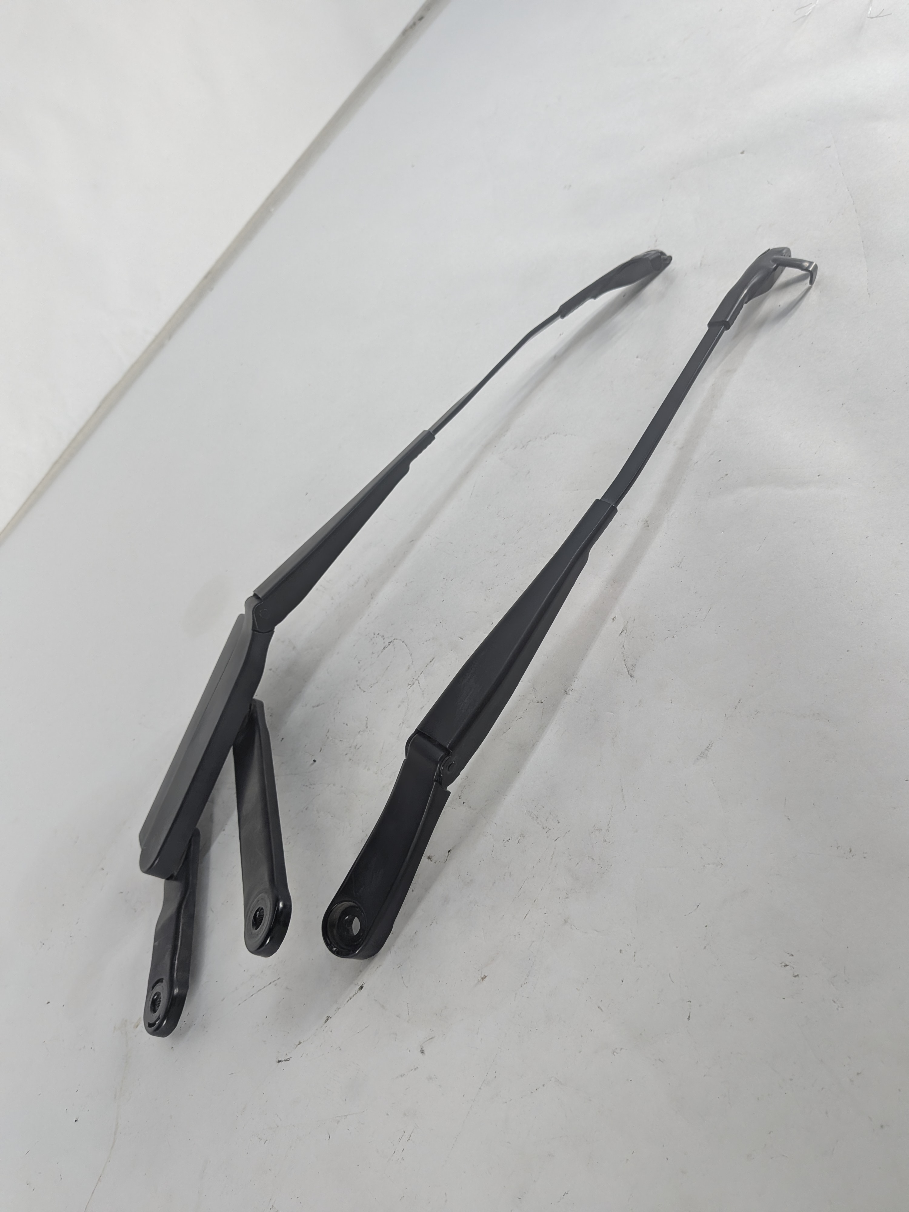 2011-2018 PORSCHE CAYENNE (958) FRONT LEFT & RIGHT WINDSHIELD WIPER ARM SET — exact item pictured