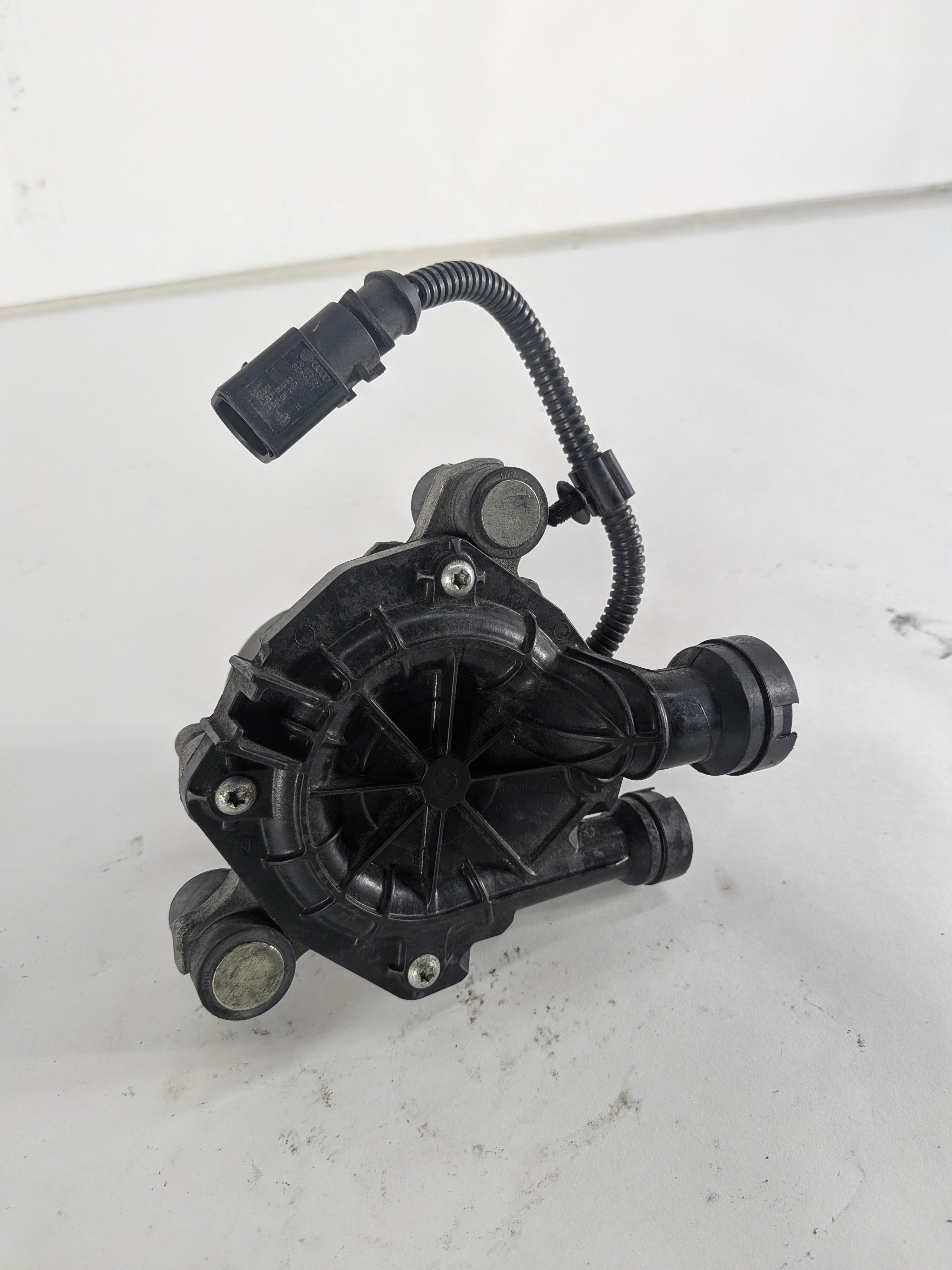 2011-2018 PORSCHE CAYENNE (958) 3.0L ENGINE SECONDARY AIR INJECTION SMOG PUMP — exact item pictured