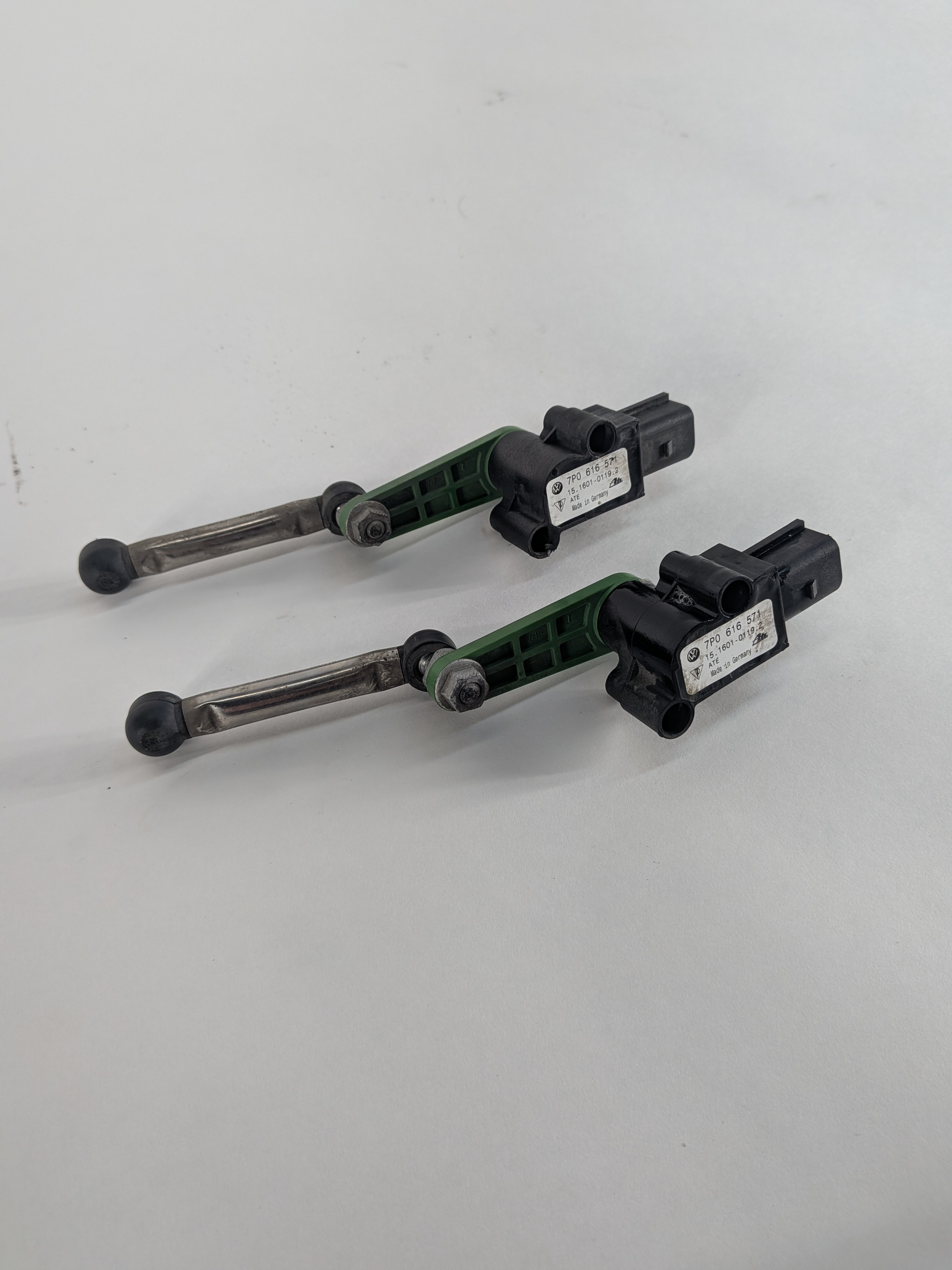 2016 PORSCHE CAYENNE (958) REAR LEFT/RIGHT SUSPENSION RIDE HEIGHT SENSOR SET/2 — exact item pictured