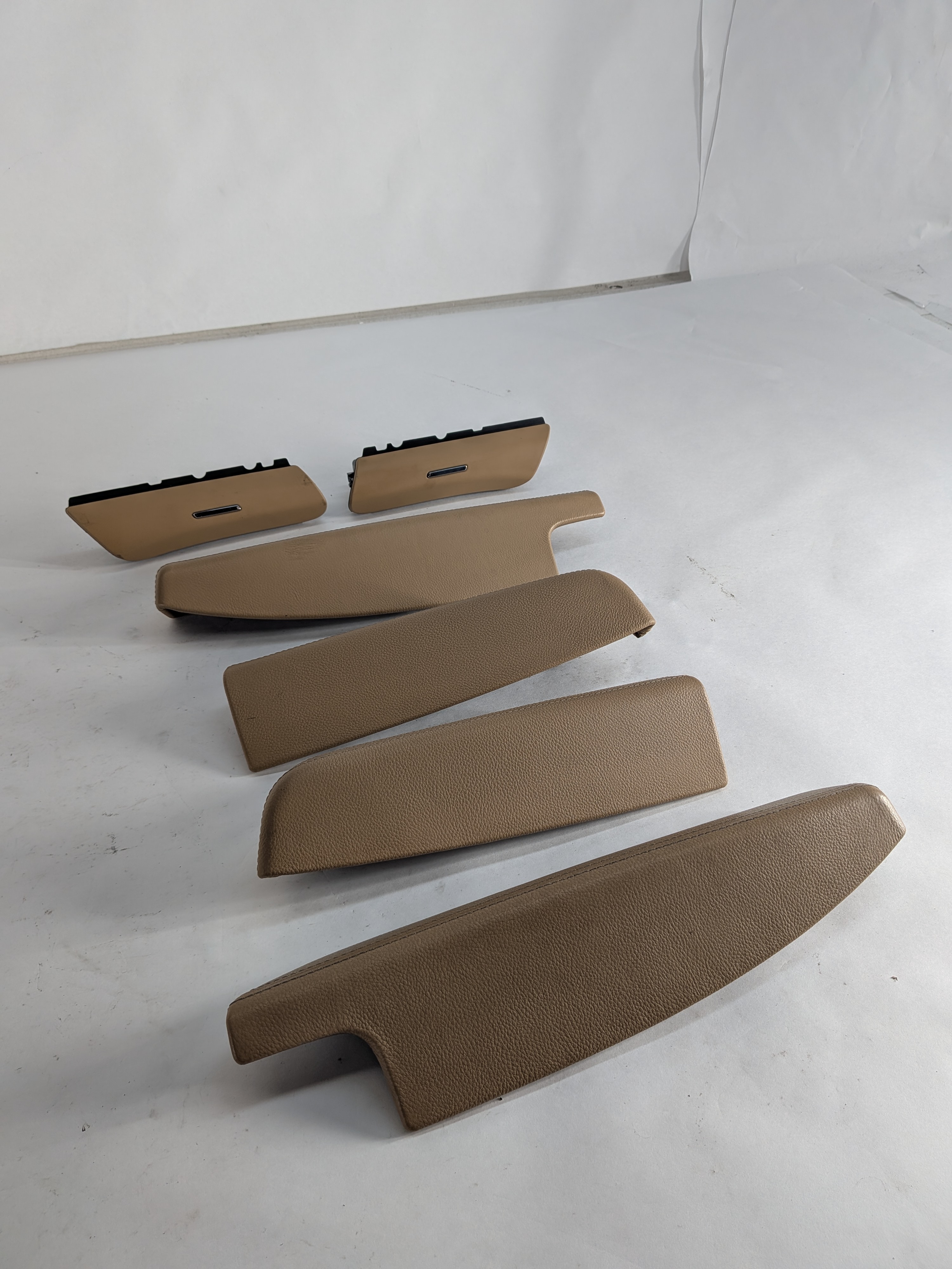 2016 PORSCHE CAYENNE (958) INTERIOR DOOR ARMREST PULL HANDLE TRIM SET/6 (Beige) — exact item pictured