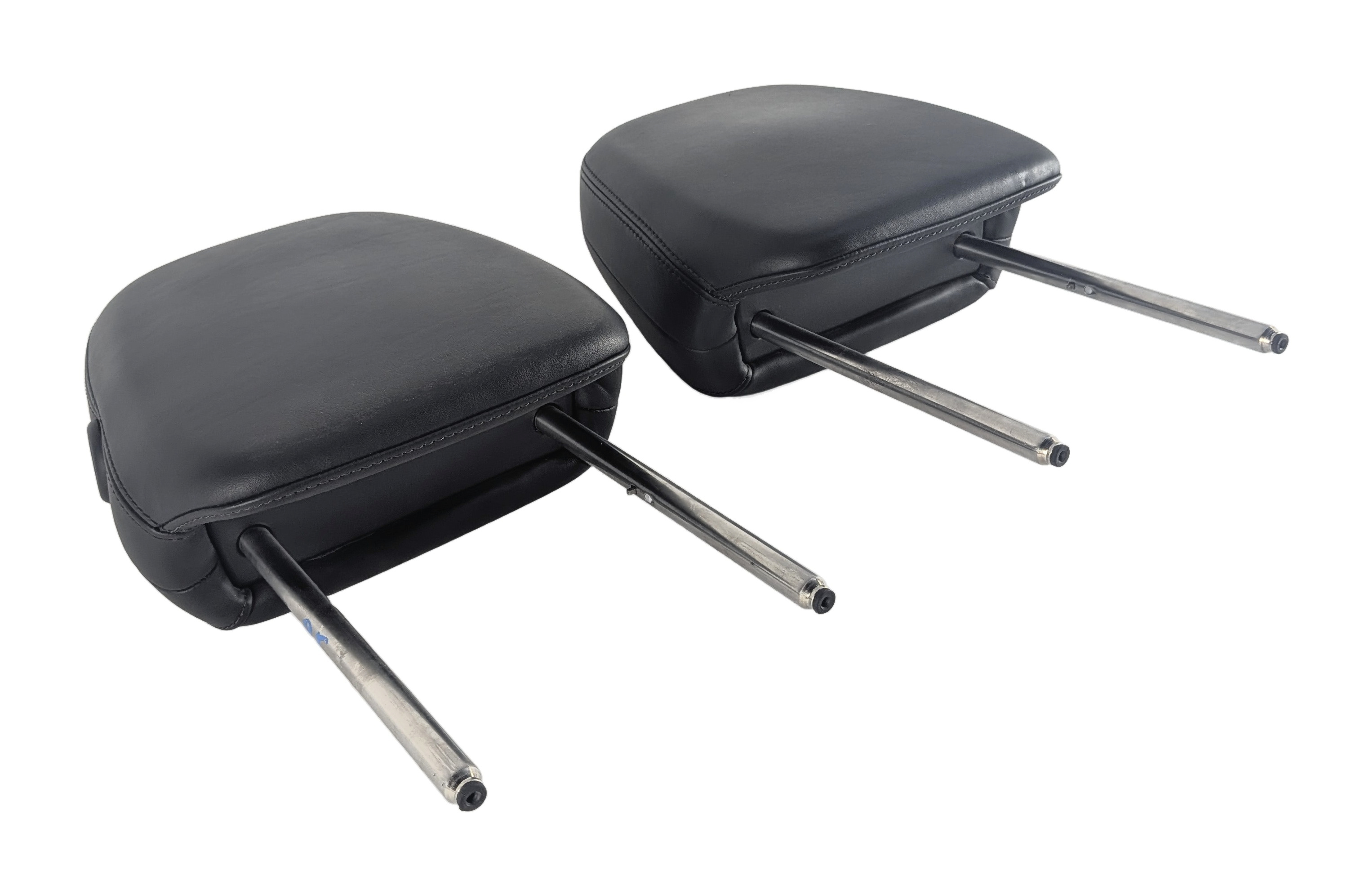 11-18 PORSCHE CAYENNE 958 FRONT LEFT DRIVER RIGHT PASSENGER HEADREST SET (Black) — exact item pictured