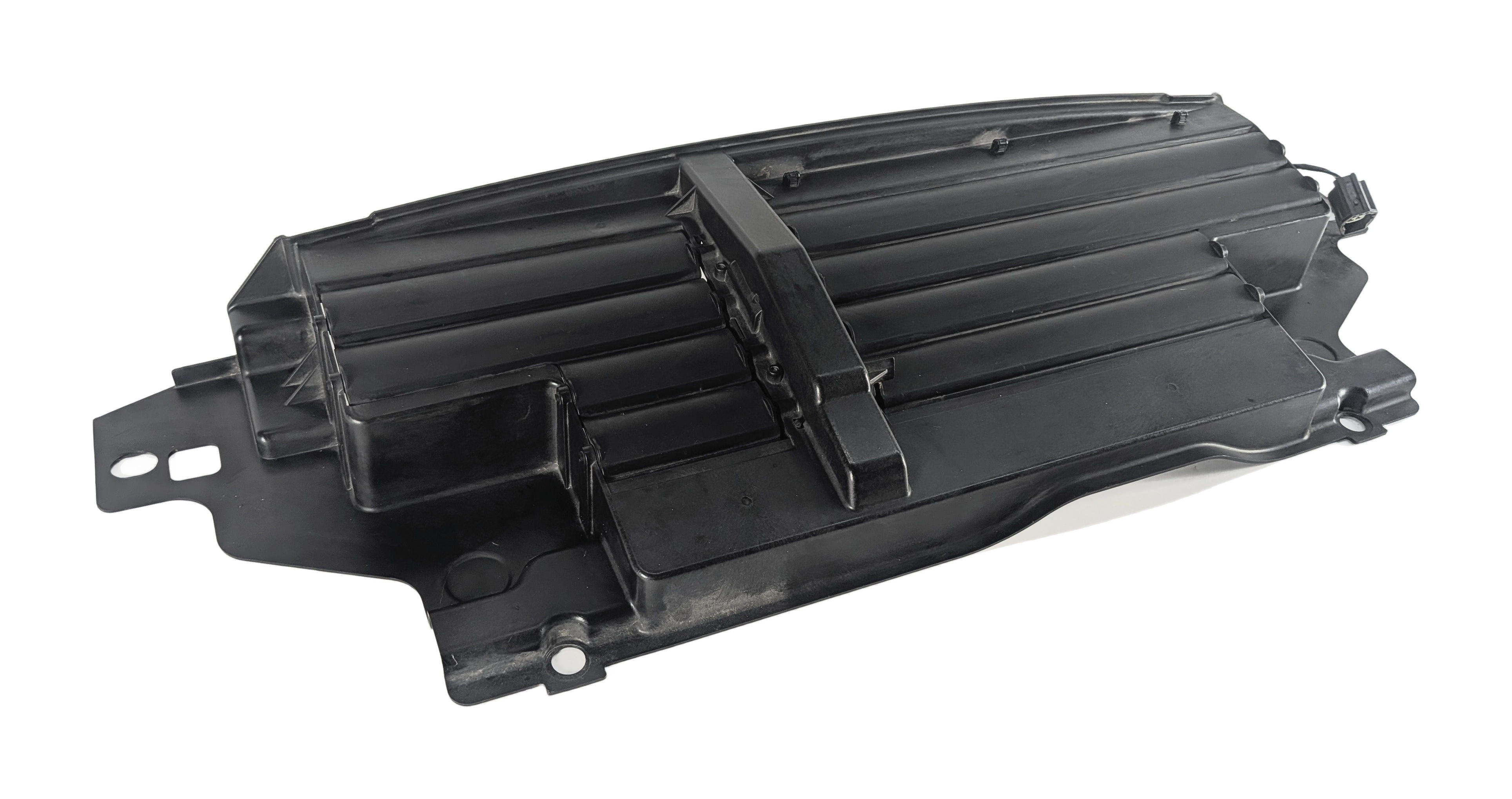 17-19 LAND ROVER DISCOVERY (L462) 3.0L DIESEL ACTIVE RADIATOR SHUTTER ASSEMBLY — exact item pictured