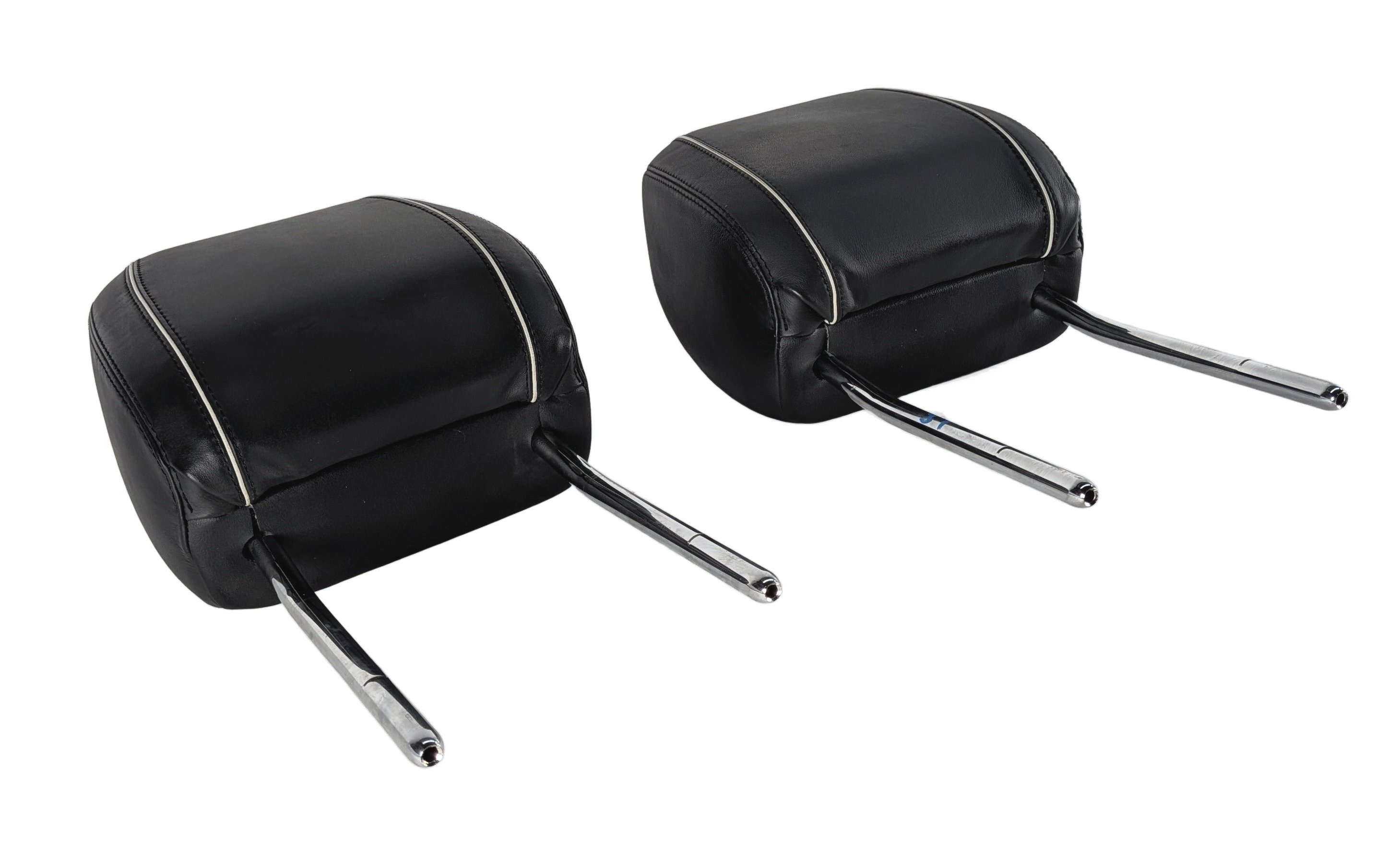 17-23 LAND ROVER DISCOVERY (L462) FRONT LEFT & RIGHT SEAT HEADREST SET/2 (Black) — exact item pictured