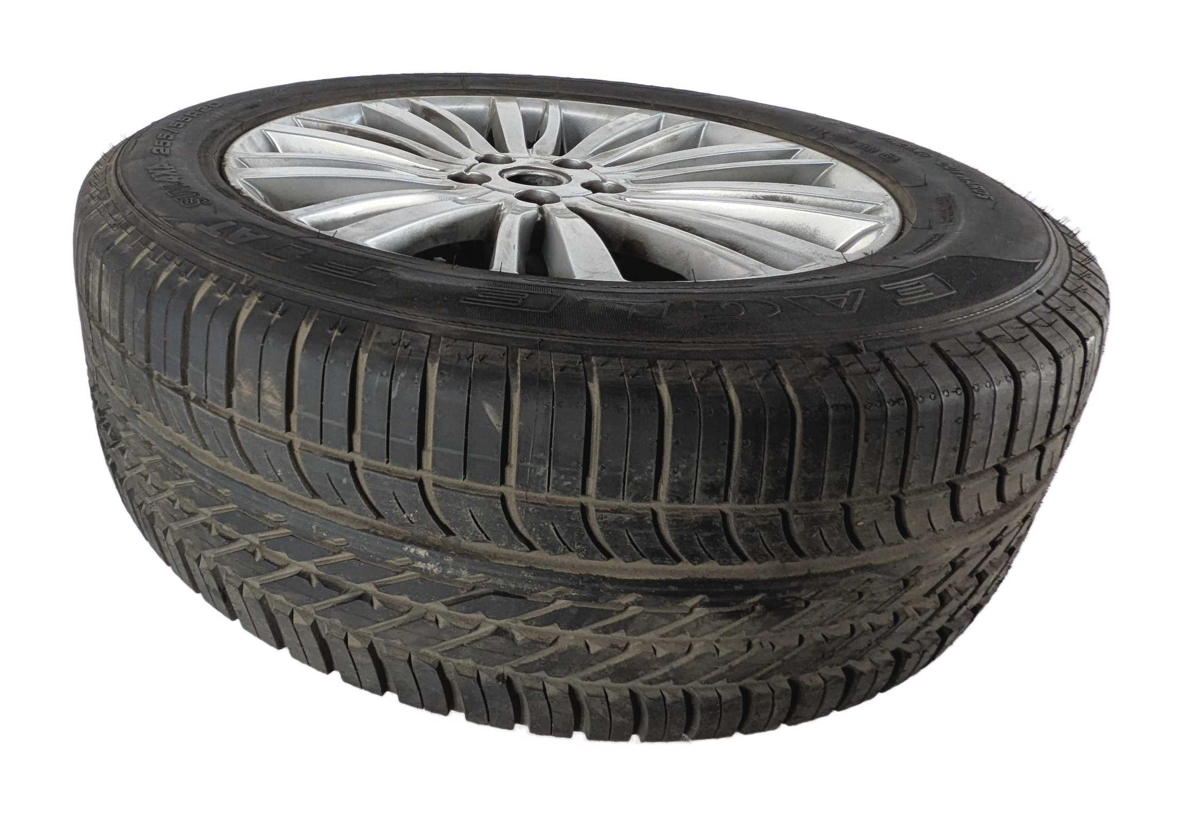 17-20 LAND ROVER DISCOVERY L462 20X8.5 SPLIT SPOKE WHEEL w/ TIRE SPARKLE SILVER — exact item pictured