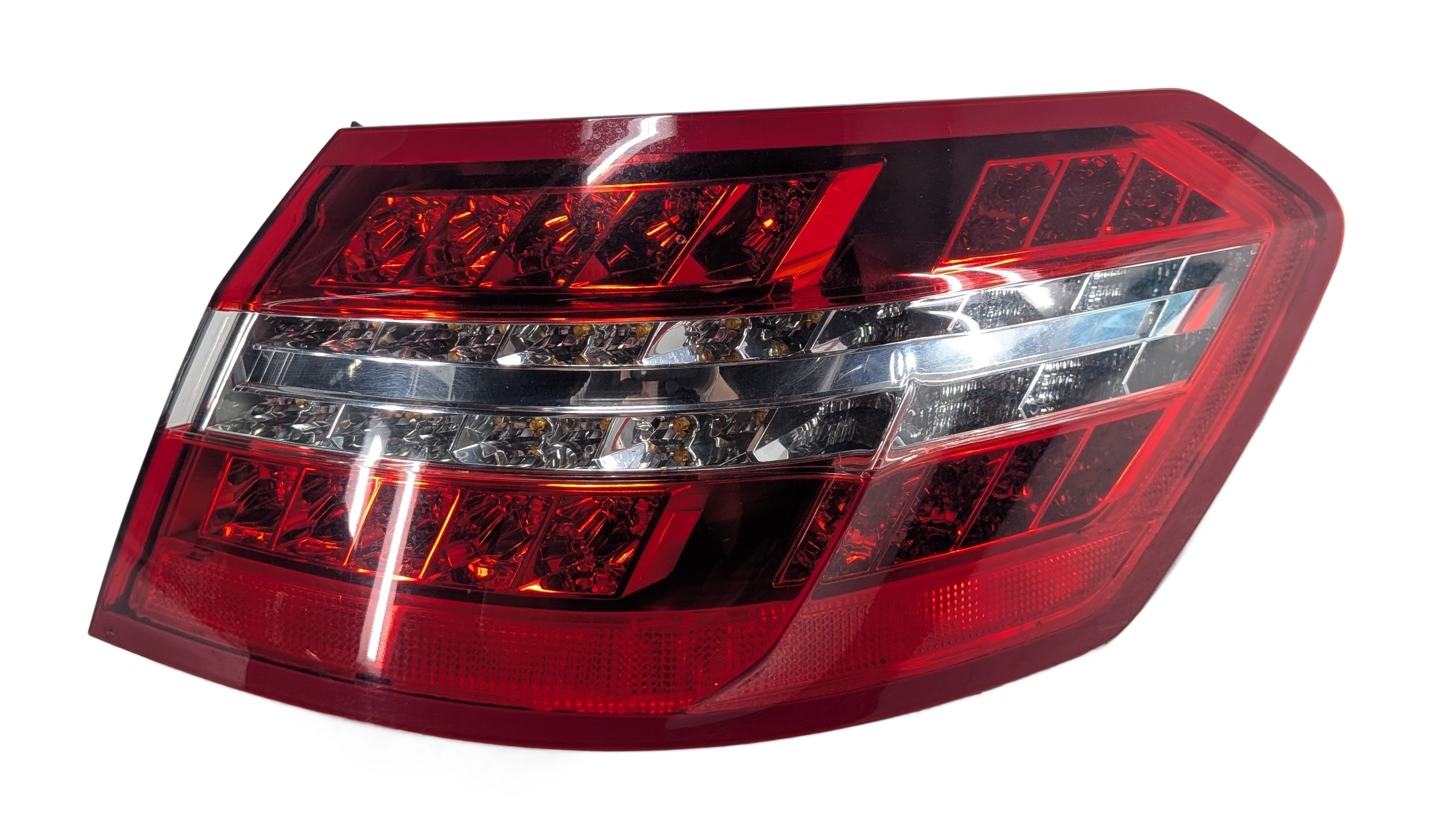 10-13 MERCEDES E-CLASS (W212) SEDAN RIGHT PASSENGER TAILLIGHT BRAKE LIGHT LAMP — exact item pictured