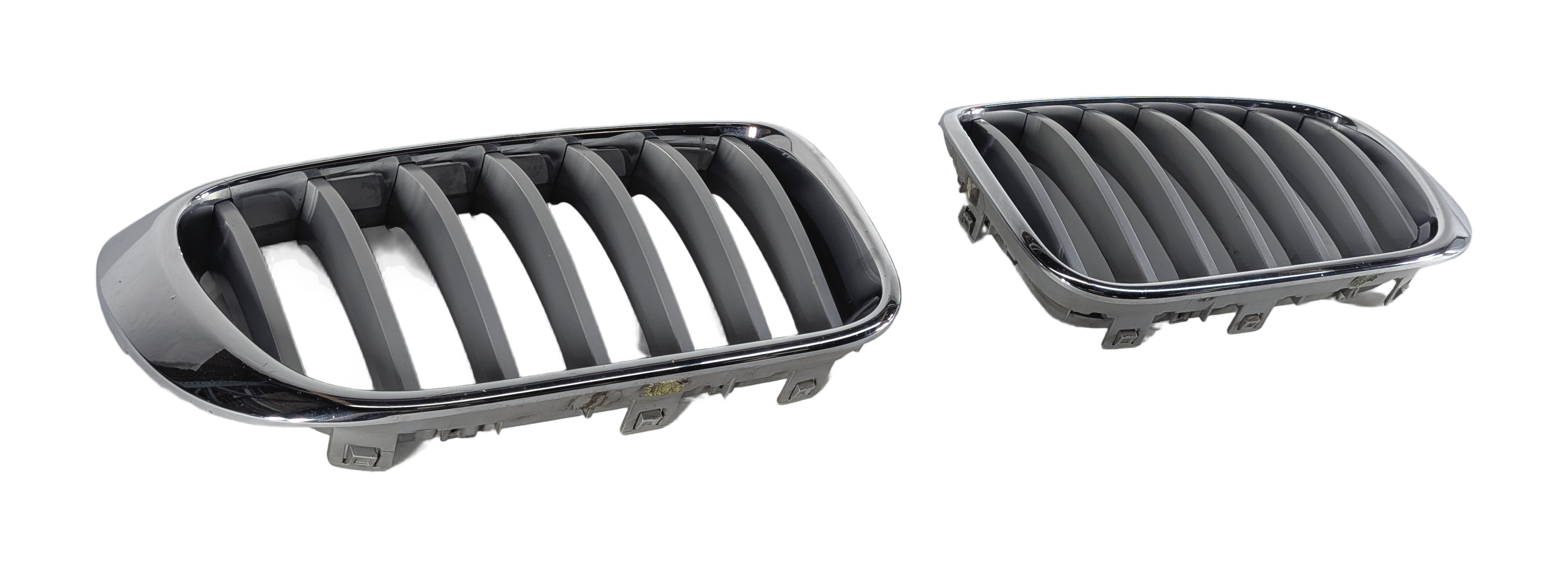 15-18 BMW X3 X4 (F25 F26) FRONT LEFT & RIGHT BUMPER KIDNEY GRILLE SET 2 (CHROME) — exact item pictured
