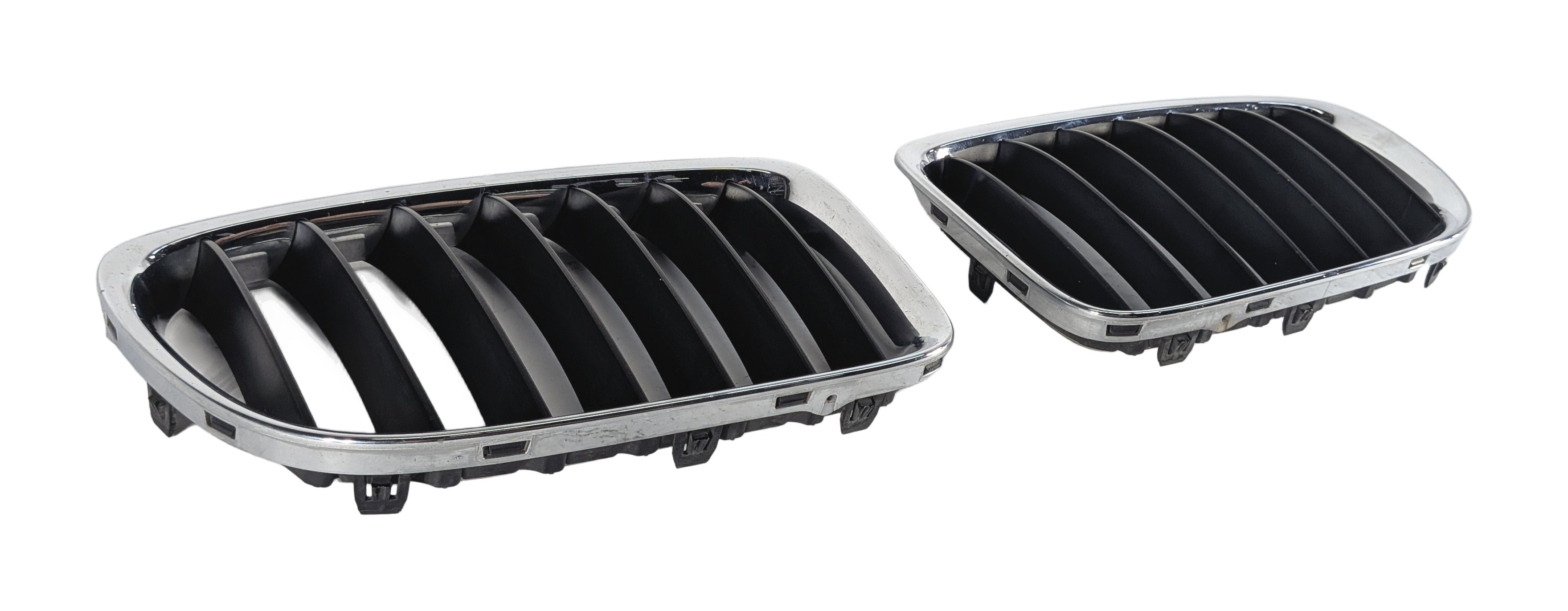 2013-2015 BMW X1 (E84) FRONT LEFT/RIGHT UPPER KIDNEY GRILLE SET/2 (BLACK/CHROME) — exact item pictured