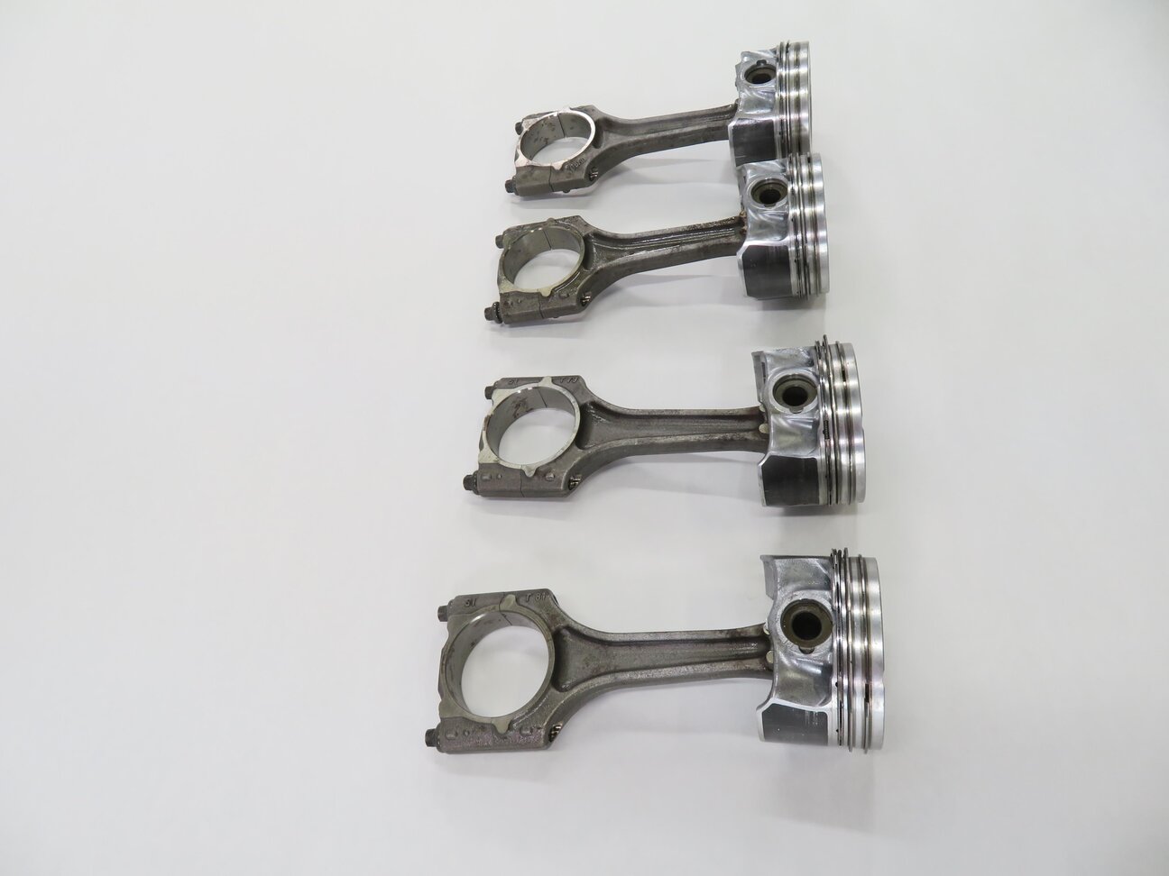 Thumbnail 3: 2009-2011 AUDI A4 A5 Q5 (B8 8K 8T 8R) 2.0L CAEB TURBO ENGINE PISTON SET-4