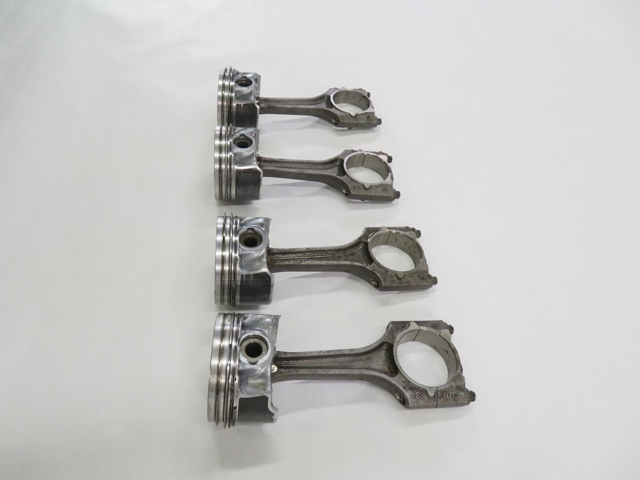 Thumbnail 4: 2009-2011 AUDI A4 A5 Q5 (B8 8K 8T 8R) 2.0L CAEB TURBO ENGINE PISTON SET-4
