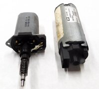 Thumbnail 3: 2005 LAND ROVER LR3 RIGHT FRONT PASSENGER POWER SEAT ADJUST MOTOR SET/2