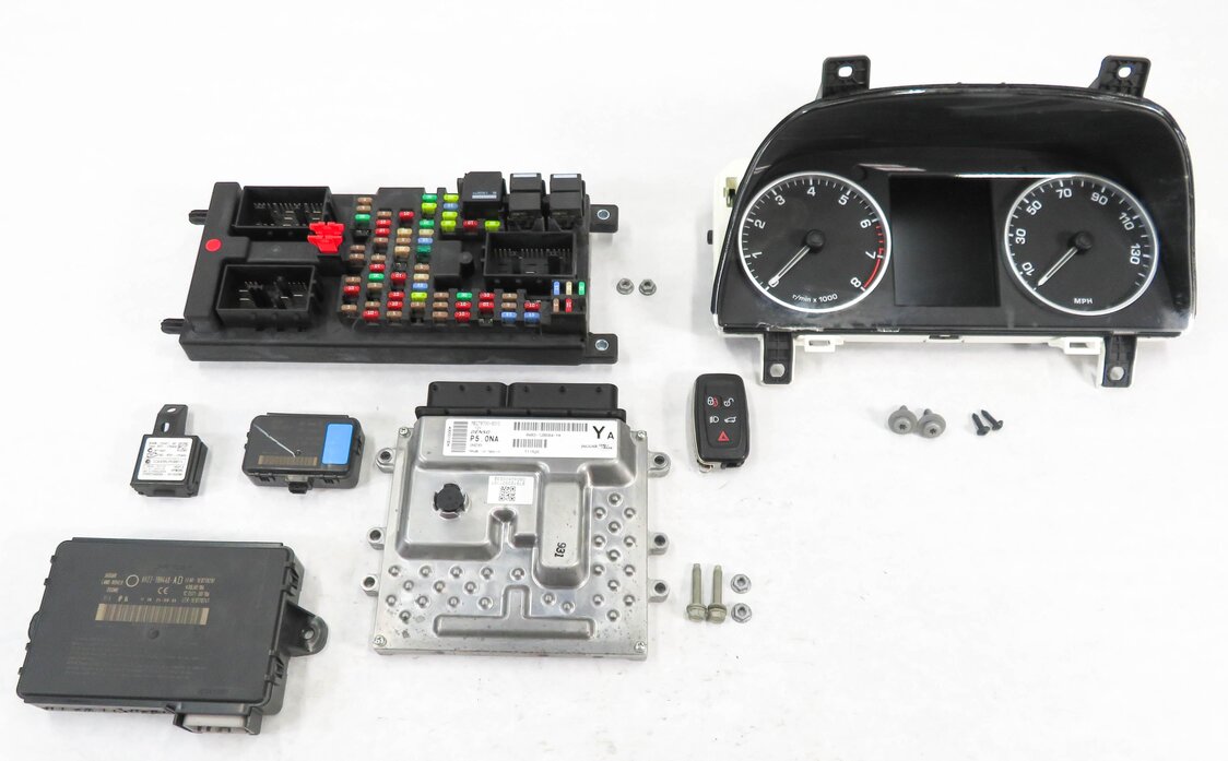 Thumbnail 2: 2010 RANGE ROVER SPORT (L320) 5.0L ECM ENGINE IMMOBILIZER MODULE LOCK KEY SET