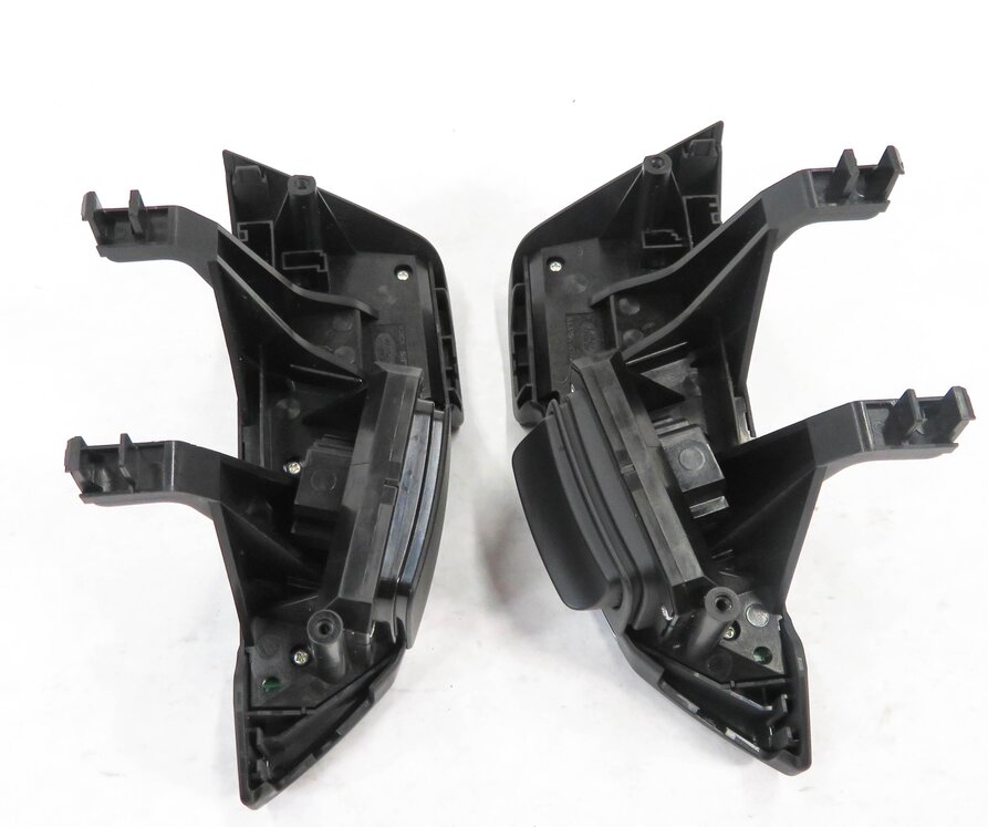 Thumbnail 9: 10 RANGE ROVER SPORT (L320) STEERING RADIO PHONE CRUISE CONTROL SWITCH SET