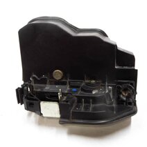 Thumbnail 2: 03-18 E87 F22 E90 E60 F10 F12 F01 F13 E65 F06 F04 E70 E71 LEFT FRONT DOOR LATCH