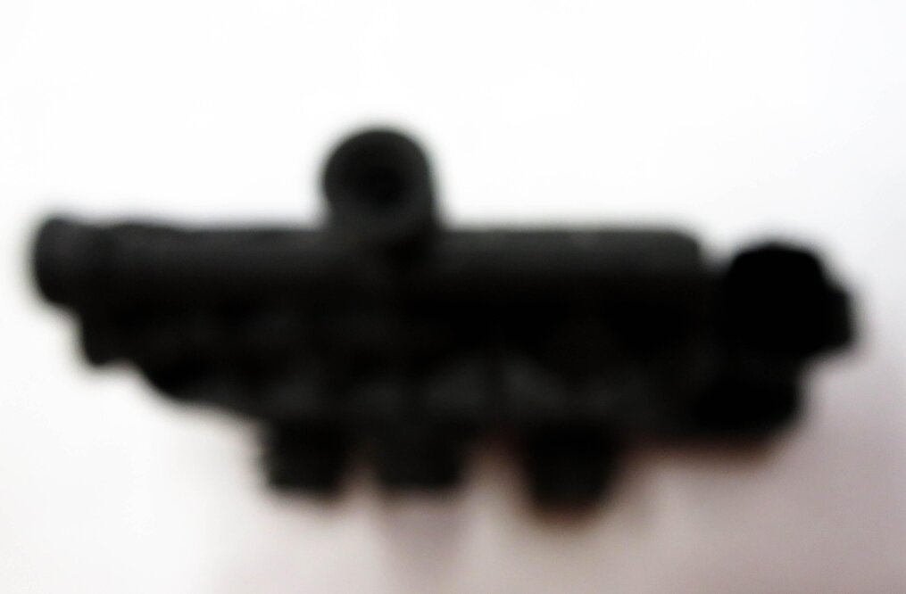 Thumbnail 4: 2006 RANGE ROVER (L322) - AIR SUPPLY SUSPENSION PRESSURE RELIEF VALVE BLOCK