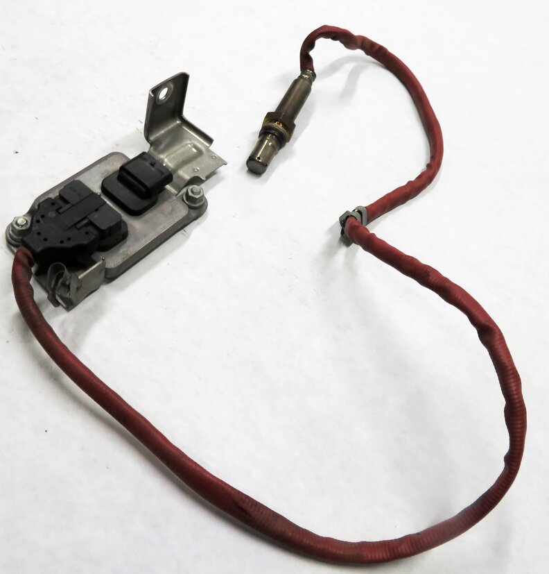 2011 BMW 335D (E90) 3.0L M57Y ENGINE DIESEL EMISSIONS OXYGEN O2 NOX SENSOR