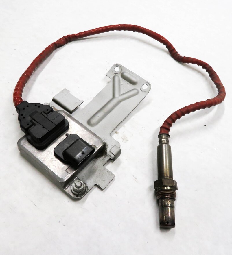 2011 BMW 335D (E90) 3.0L M57Y ENGINE DIESEL EMISSIONS OXYGEN O2 NOX SENSOR.
