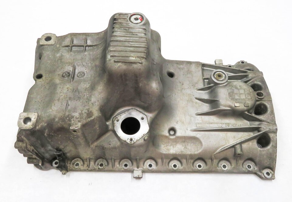 Thumbnail 2: 2003-2006 PORSCHE CAYENNE (955) 4.5L V8 ENGINE - MOTOR OIL FLUID PAN SUMP