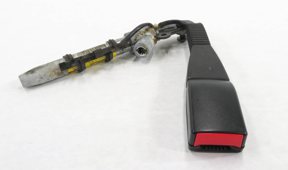 Thumbnail 2: 2007-2014 BMW X5 X6 X5M X6M (E70 E71) - LEFT FRONT DRIVER SEATBELT RECEIVER