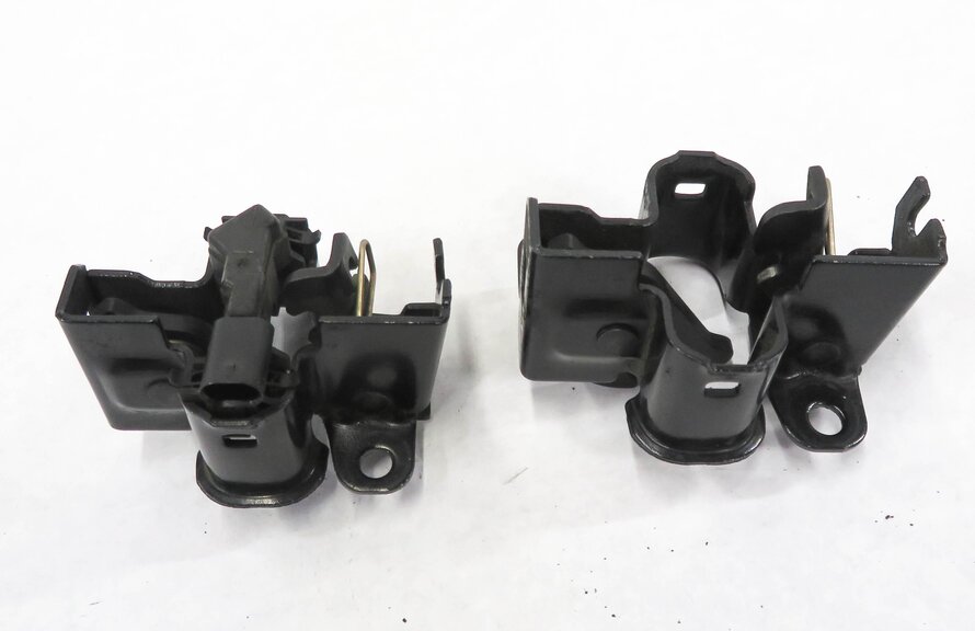 Thumbnail 6: 2009 MB ML320 (W164) FRONT HOOD LID LOWER LOCK LATCH CATCH SET-2 w/ CABLE