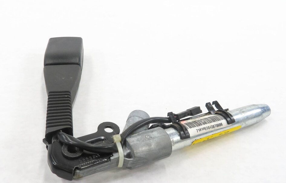 Thumbnail 4: 2007-2014 BMW X5 X6 X5M X6M - (E70 E71) LEFT FRONT DRIVER SEATBELT RECEIVER