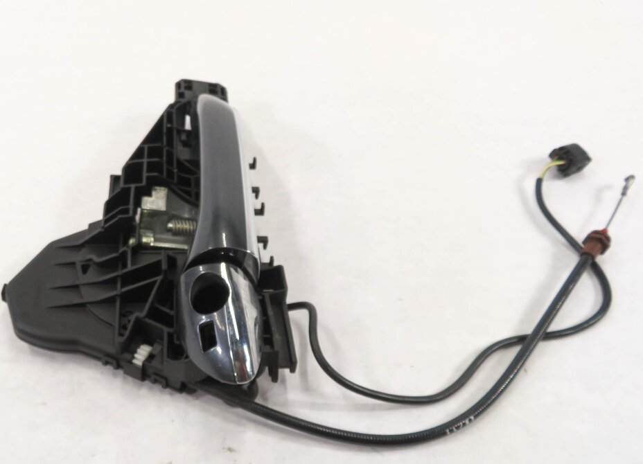Thumbnail 3: 2012 MERCEDES BENZ GL450 (X164) LEFT FRONT DRIVER EXTERIOR DOOR HANDLE (GRAY)