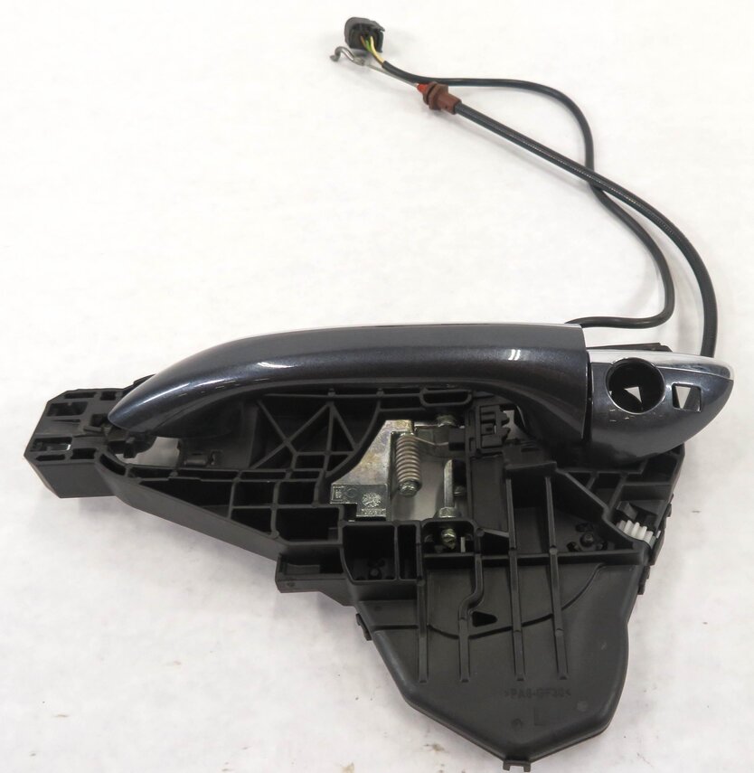 Thumbnail 4: 2012 MERCEDES BENZ GL450 (X164) LEFT FRONT DRIVER EXTERIOR DOOR HANDLE (GRAY)