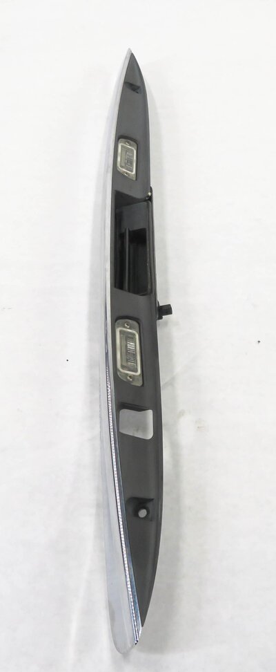 Thumbnail 3: 2012 MB GL450 (X164) - REAR TRUNK DOOR RELEASE HANDLE w/ LICENSE PLATE LIGHTS