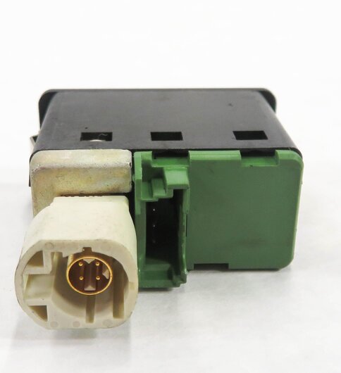 Thumbnail 4: 2007 BMW X5 (E70) 4.8L V8 ENGINE AUX AUXILIARY AUDIO IN INPUT JACK / USB