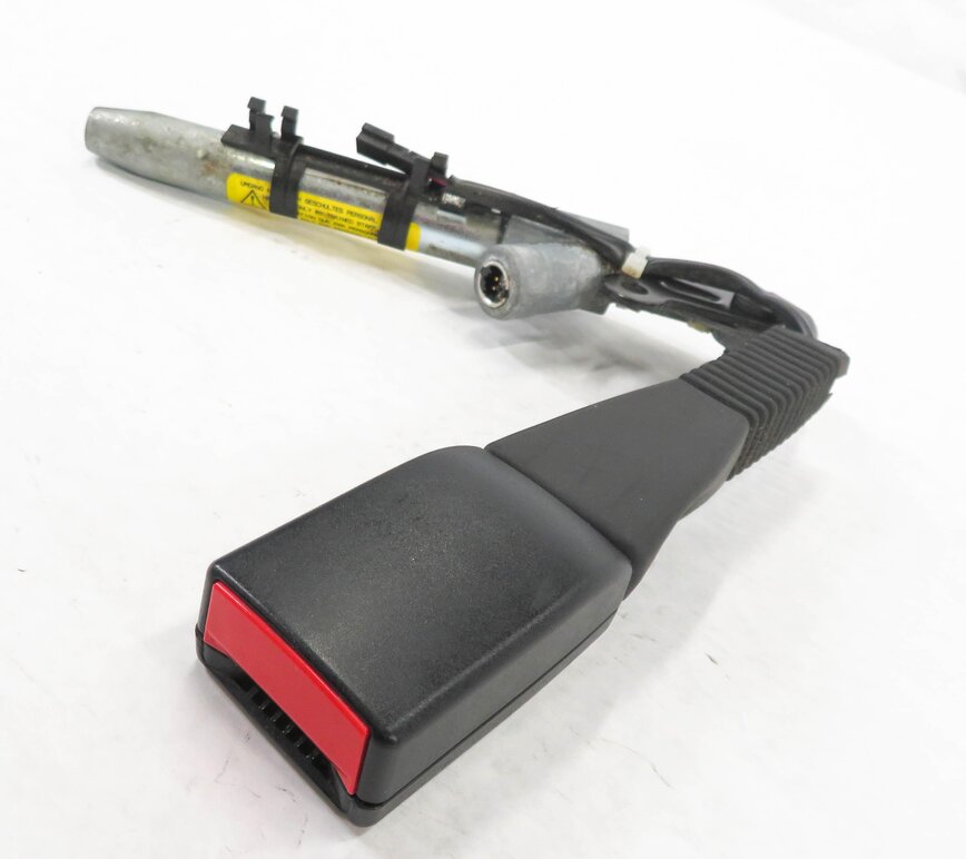 2007-2014 BMW X5 X5M X6 X6M (E70 / E71) - LEFT FRONT SEATBELT BUCKLE RECEIVER