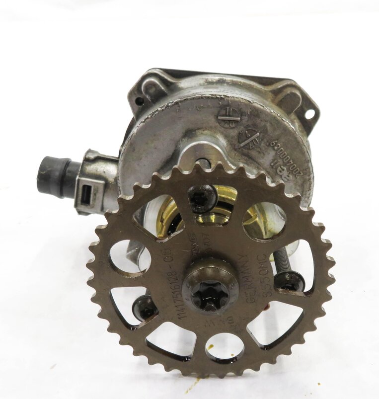 Thumbnail 2: 2007-2013 BMW 128i 323i 328i 528i X5 Z4 X3 (E87 E90 E60 F25 E70 E89) VACUUM PUMP