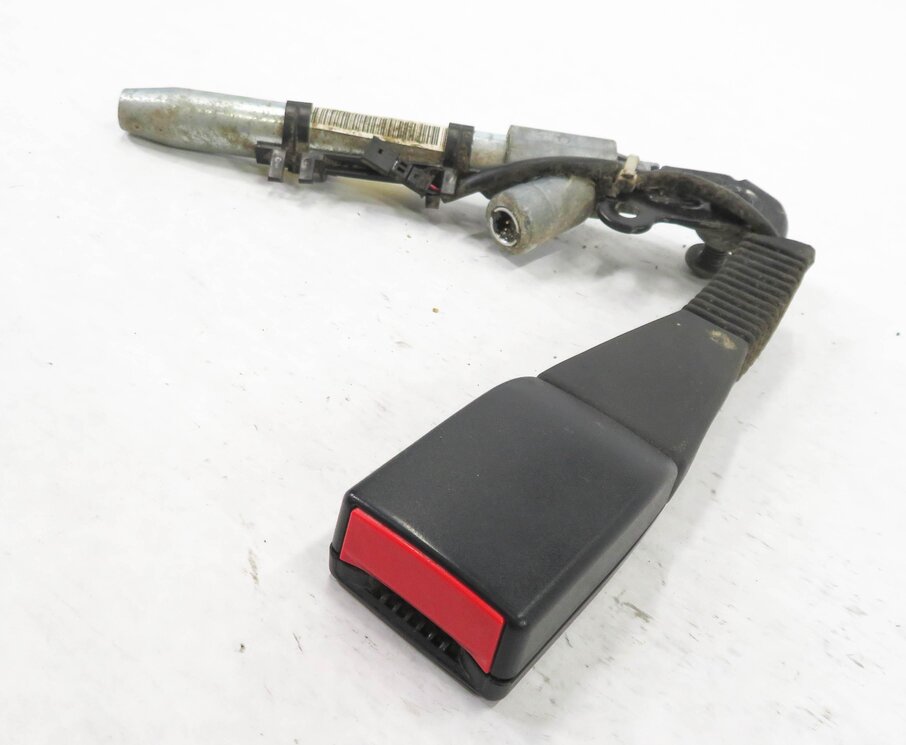 2007-2014 BMW X5 X6 X5M X6M (E70 E71) LEFT FRONT DRIVER SEATBELT RECEIVER