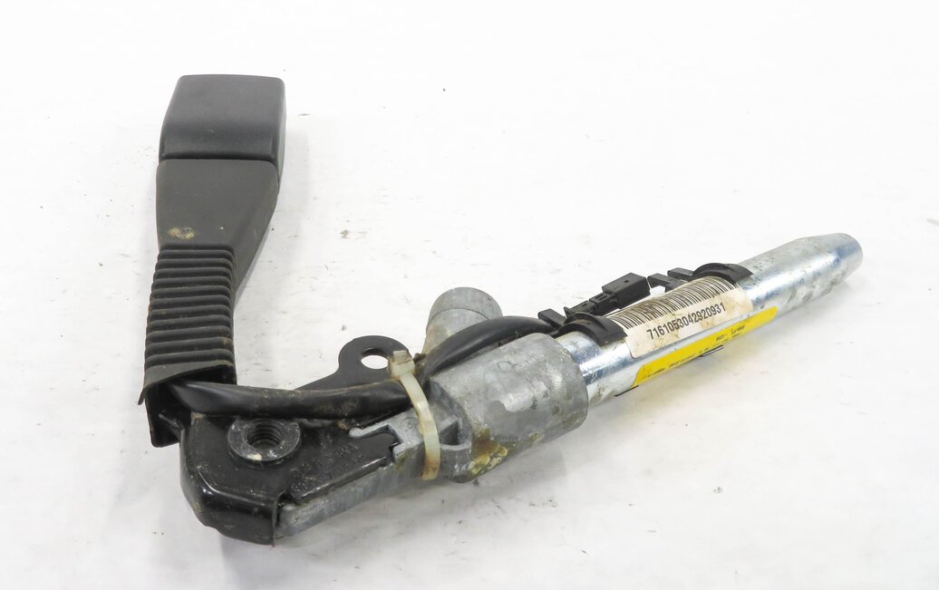 Thumbnail 4: 2007-2014 BMW X5 X6 X5M X6M (E70 E71) LEFT FRONT DRIVER SEATBELT RECEIVER