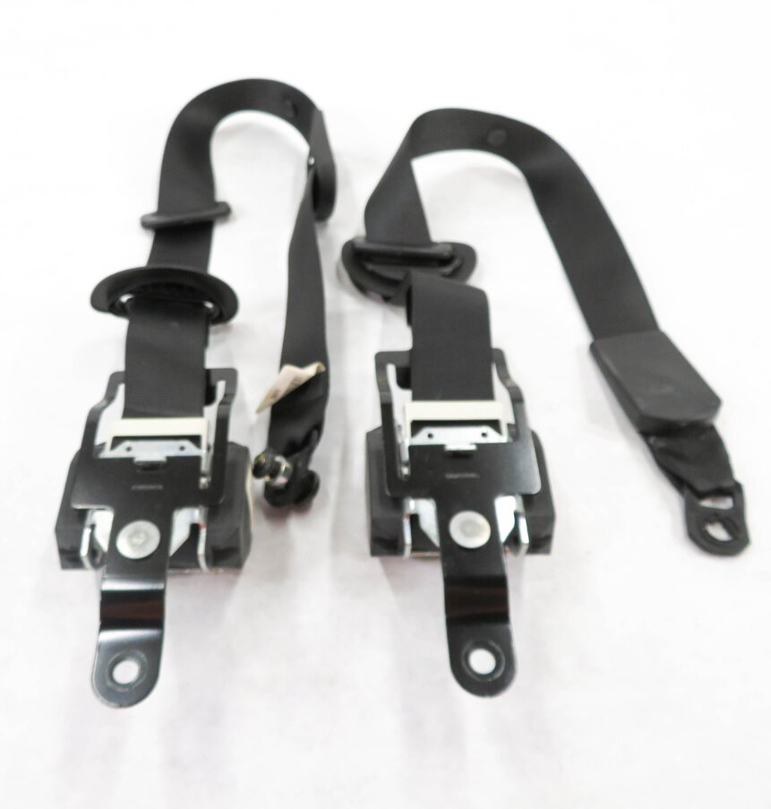 Thumbnail 4: 2008 BMW X5 (E70) - REAR 2nd SECOND ROW SEATBELT BUCKLE RETRACTOR SET-2 (BLACK)