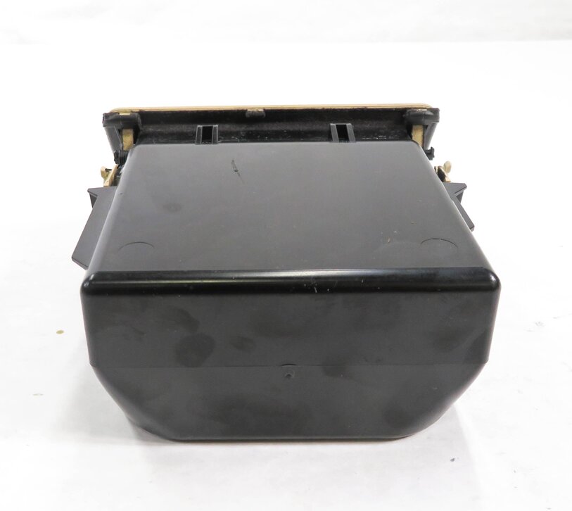 Thumbnail 4: 2011 BMW 550iGT (F07) FRONT DASH RETRACTABLE COIN TRAY STORAGE COMPARTMENT BEIGE