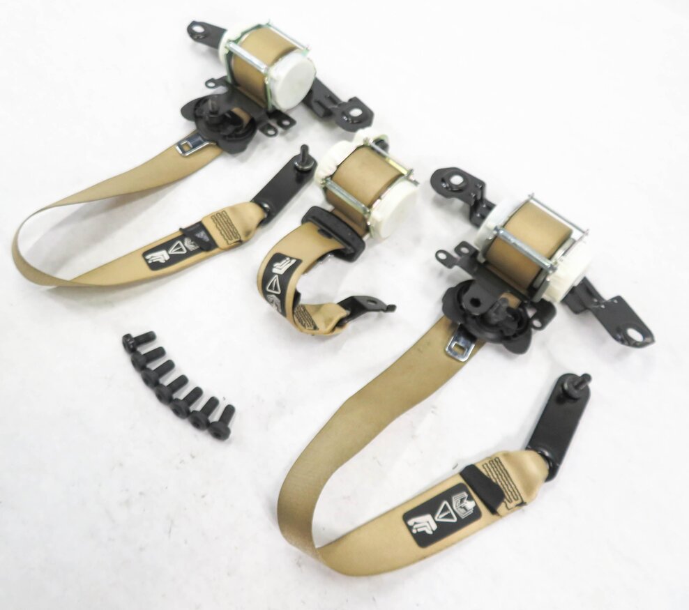 2011 BMW 550iGT (F07) REAR SEAT SEATBELT BUCKLE RETRACTOR SET-3 (BEIGE)
