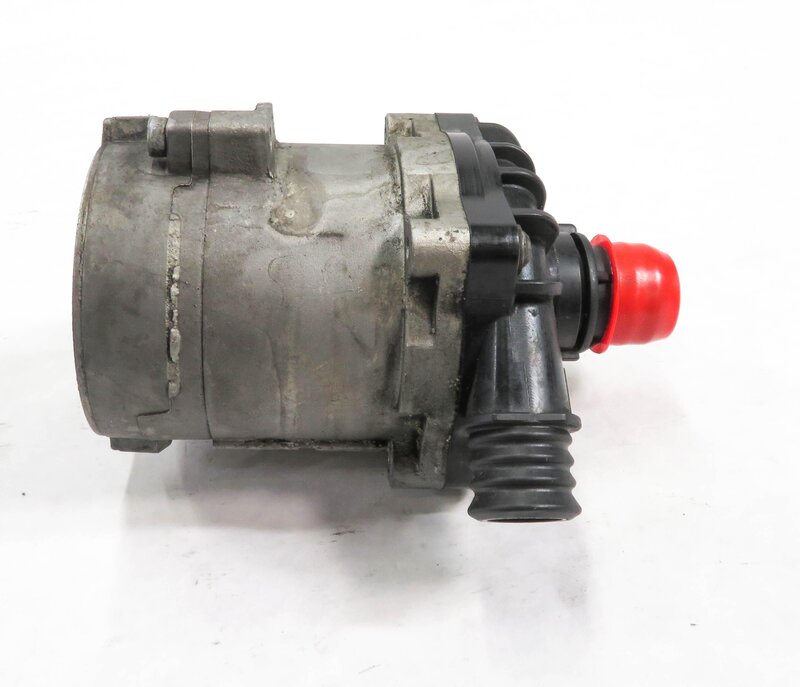 Thumbnail 2: 2011 BMW 550iGT (F07) 4.4L TWIN TURBO ENGINE SECONDARY AUX AUXILIARY WATER PUMP