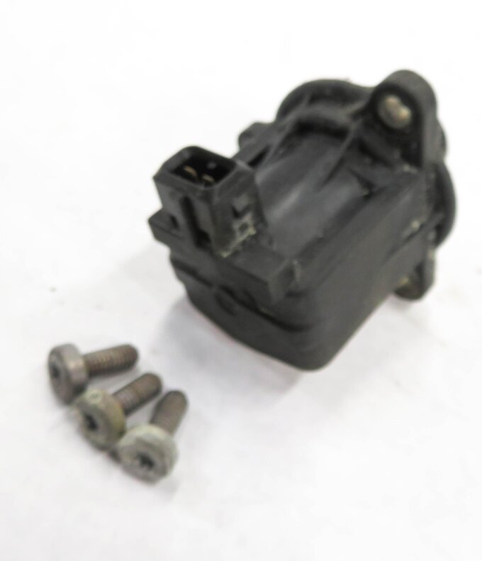 2011 BMW 550iGT (F07) 4.4L TWIN TURBO ENGINE TURBOCHARGER BLOW OFF VALVE.