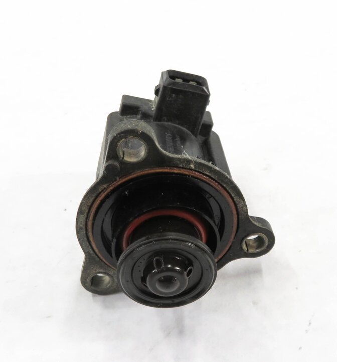 Thumbnail 4: 2011 BMW 550iGT (F07) 4.4L TWIN TURBO ENGINE TURBOCHARGER BLOW OFF VALVE.