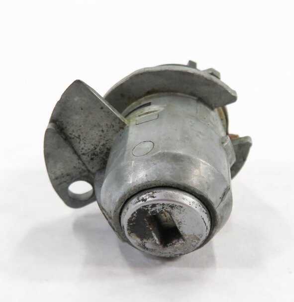 Thumbnail 2: 2011 BMW 550iGT (F07) LEFT FRONT DRIVER DOOR HANDLE LOCK CYLINDER w/ KEY