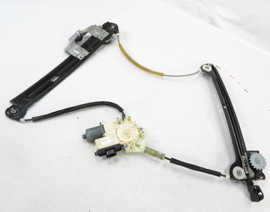 2010-2017 BMW 535iGT 550iGT (F07) RIGHT SIDE REAR DOOR WINDOW REGULATOR w/ MOTOR