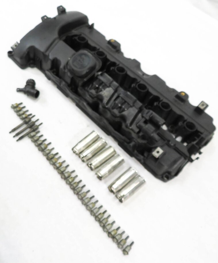 07-16 BMW 335i 535i 740i X6 Z4 (E60 E90) 3.0L N54 TWIN TURBO ENGINE VALVE COVER
