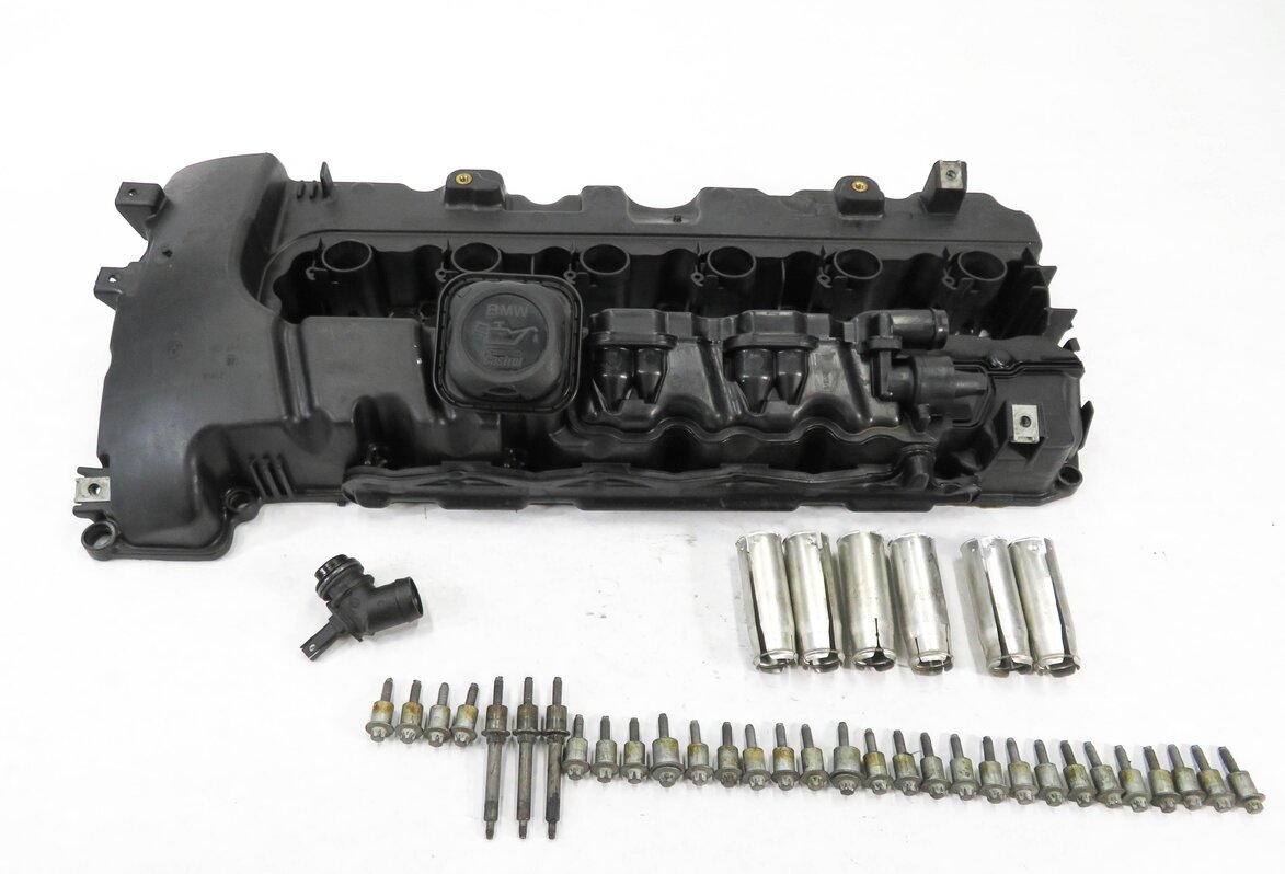 Thumbnail 2: 07-16 BMW 335i 535i 740i X6 Z4 (E60 E90) 3.0L N54 TWIN TURBO ENGINE VALVE COVER