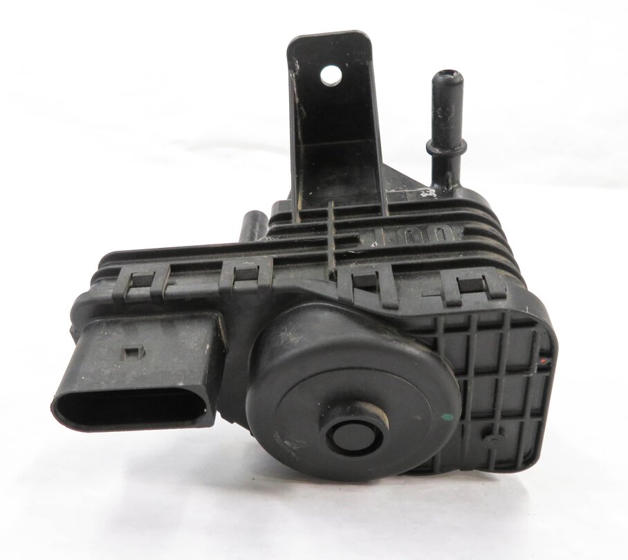Thumbnail 2: 2011 BMW X5 (E70) 3.0L M57Y DIESEL ENGINE EMISSION DEF FLUID TRANSFER PUMP